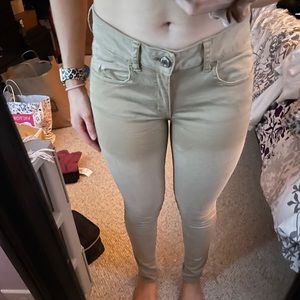 American Eagle | Khaki Jegging | Size 4 short